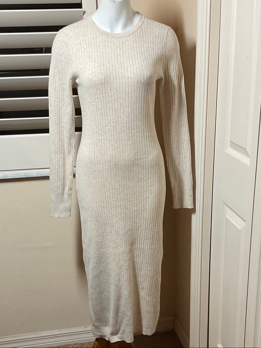 Nordstrom Racj Cream Ribbed Long-Sleeve Midi Dress. Nearly New. Medium. Soft.